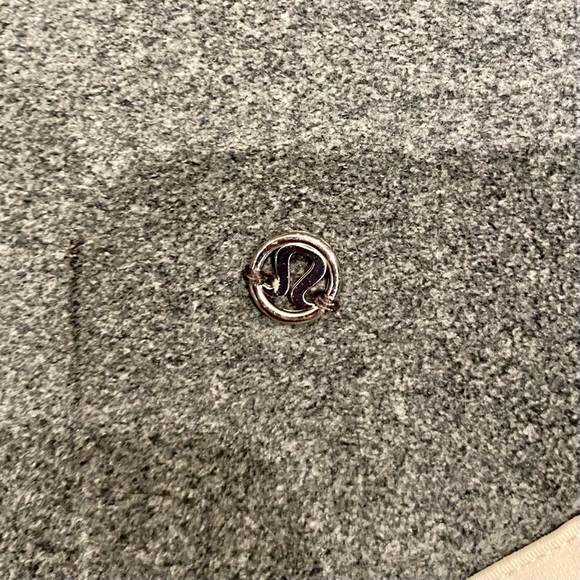 Lululemon Presence of Mind Wrap - Picture 9 of 13